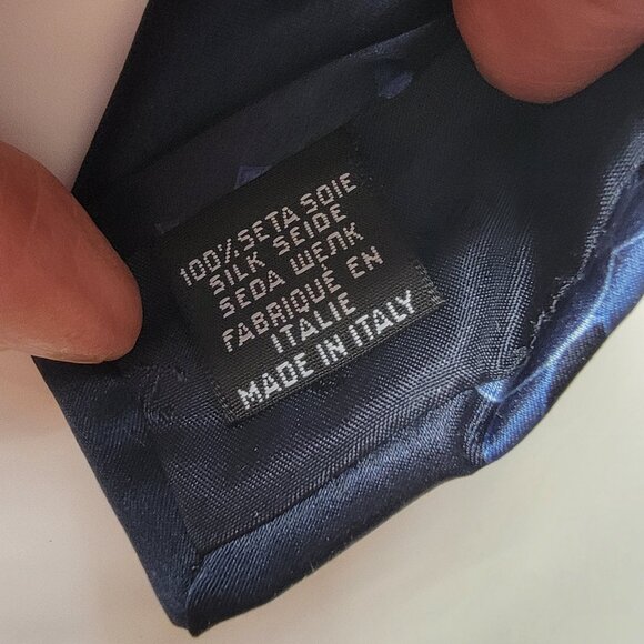 CHANEL Men's Vintage Tie 100% Silk Made in Italy navy blue with blue CCs - Picture 3 of 5